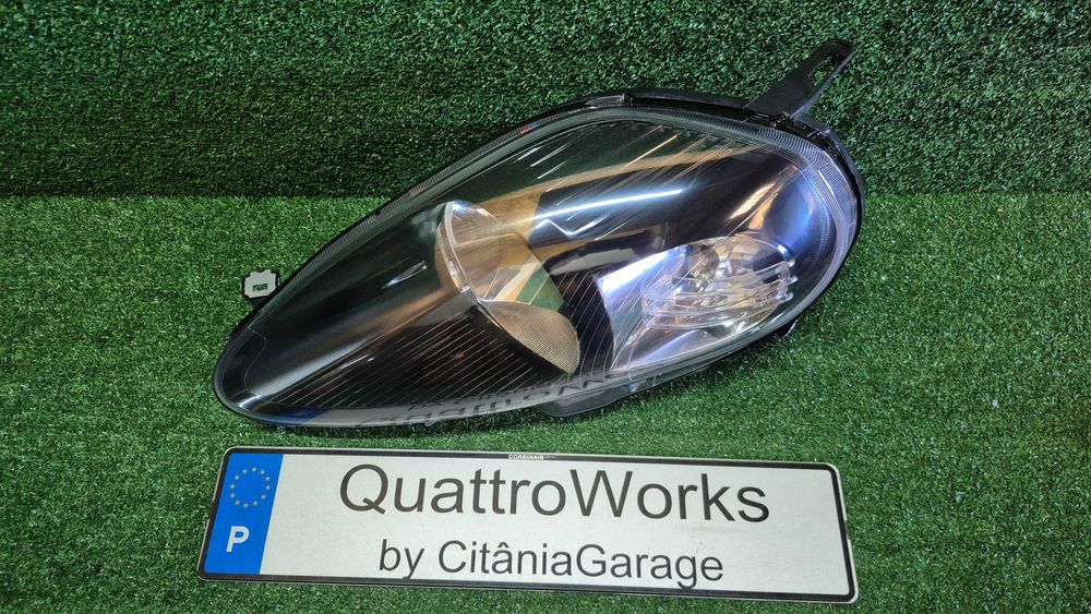 Otica Farol Esquerdo Fiat Grande Punto Punto Evo Abarth 199 2005 a 2012 Ref. 661-1147L-LDEM2 DEPO usada como nova