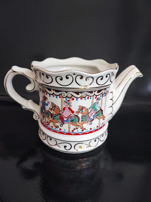 Imbryk porcelanowy SADLER "Karuzela". England.