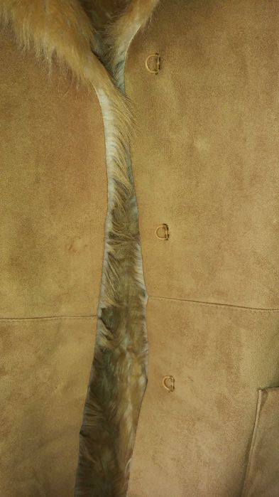 casaco em camurça com pelo de senhora