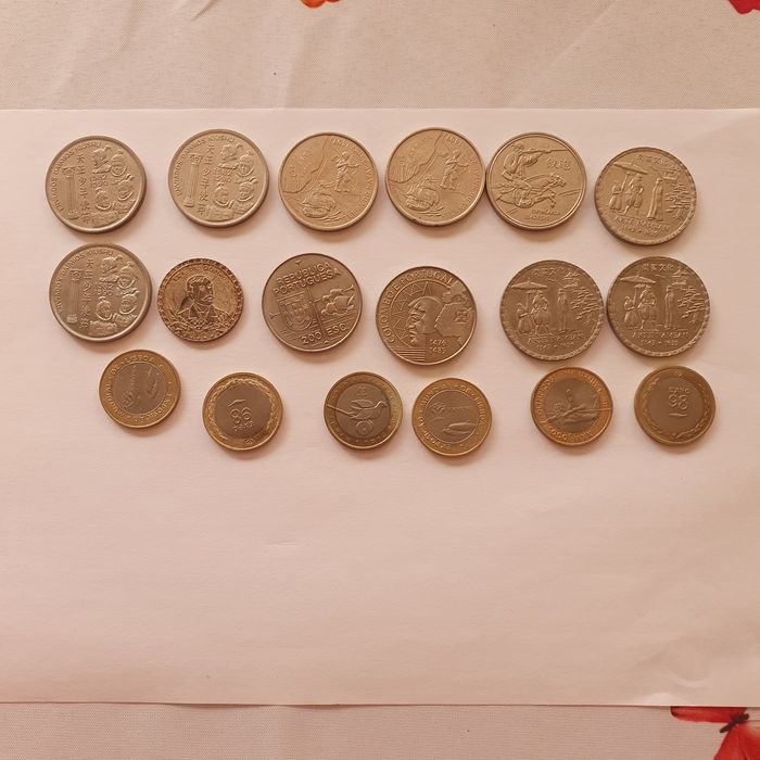 Moedas 200 escudos diversos anos