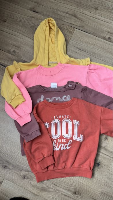 Кофти на дівчинку 86-92 см -4 шт