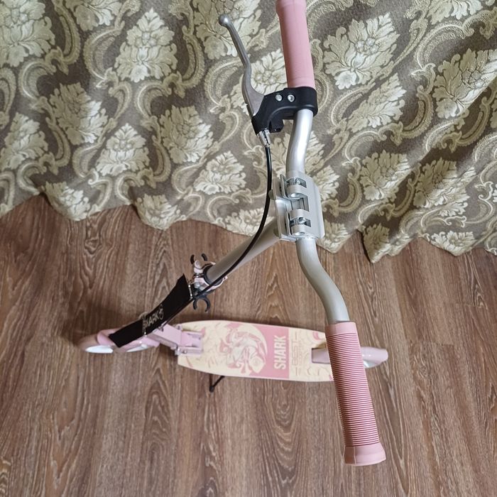 Продам самокат новий.