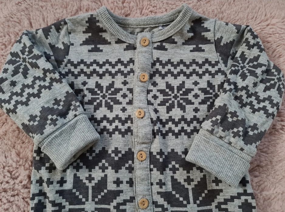 Reserved dresowy świąteczny zimowy pajacyk rampers 68