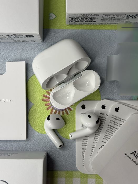 Навушники Apple AirPods 4 (ANC - функція активного шумоподавлення)