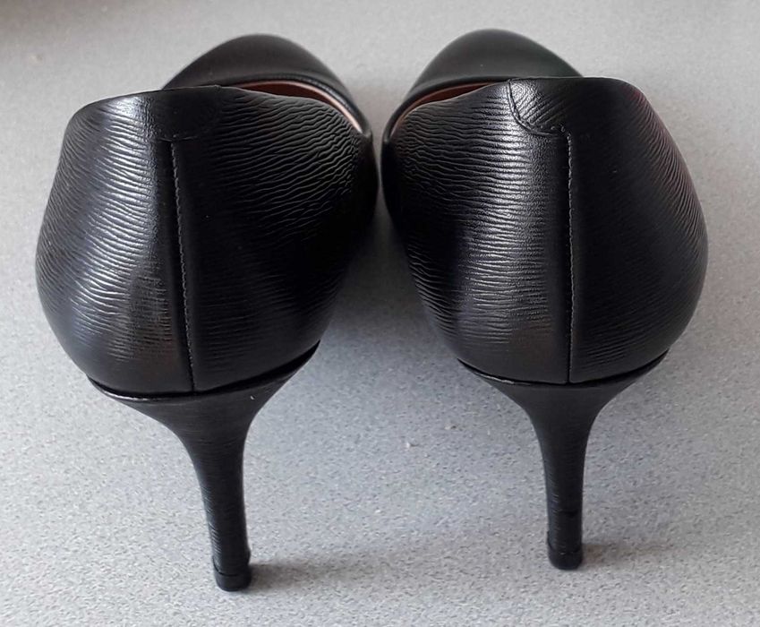 Buty, szpilki skórzane Hugo Boss, rozmiar 38.