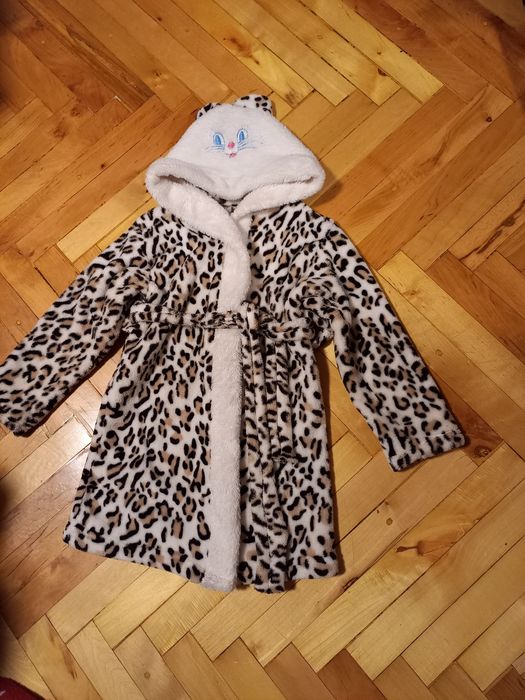 Продам халатик  дитячий