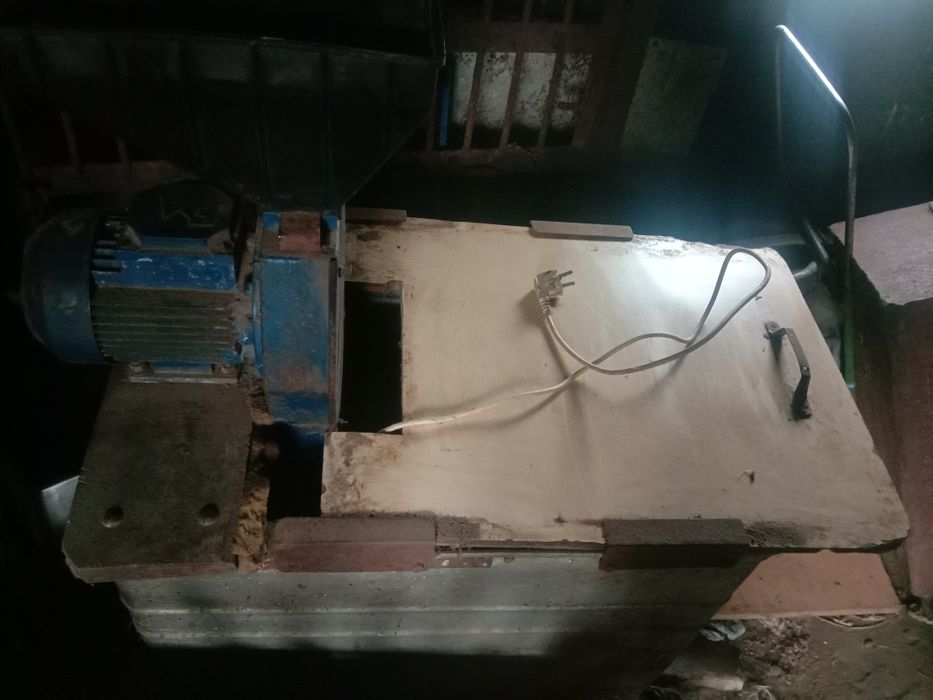 Продам кормоподрібнювач