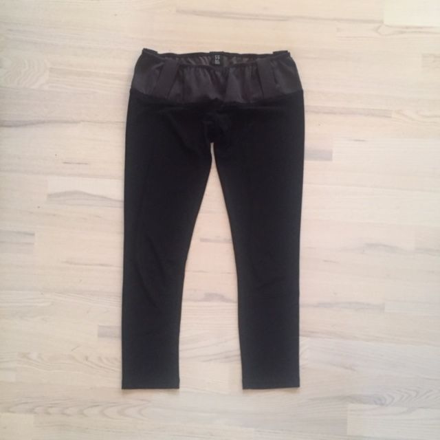 Spodnie legginsy czarne EF XS S dopasowane styl
