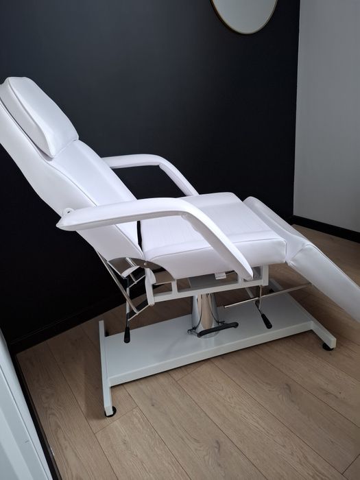 Fotel kosmetyczny hydrauliczny – NOWY – biały