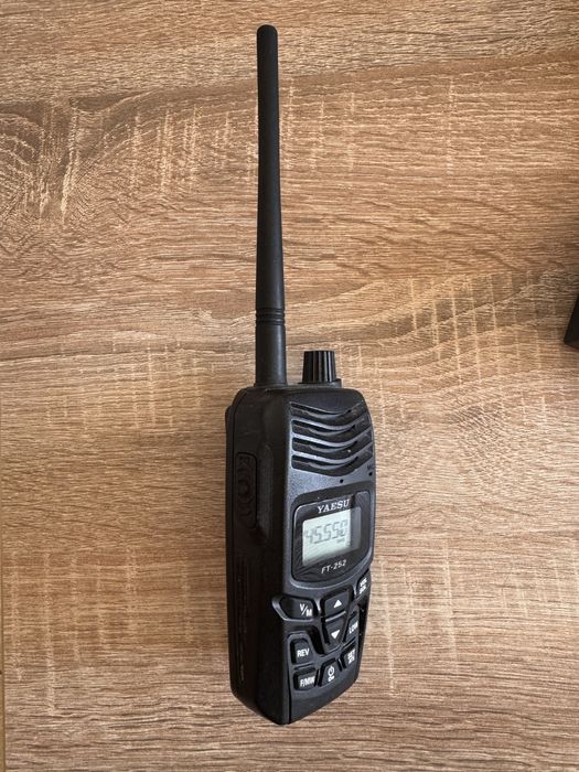 Yaesu ft 252 portatil vhf