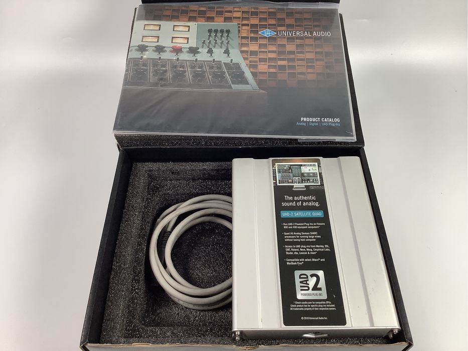 Universal Audio UAD 2 Satellite QUAD OCTO DSP процесор з плагінами та кабелем