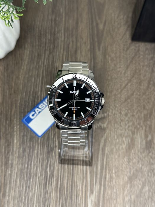 Оригінальний новий годинник Casio MTP-VD01D-1E