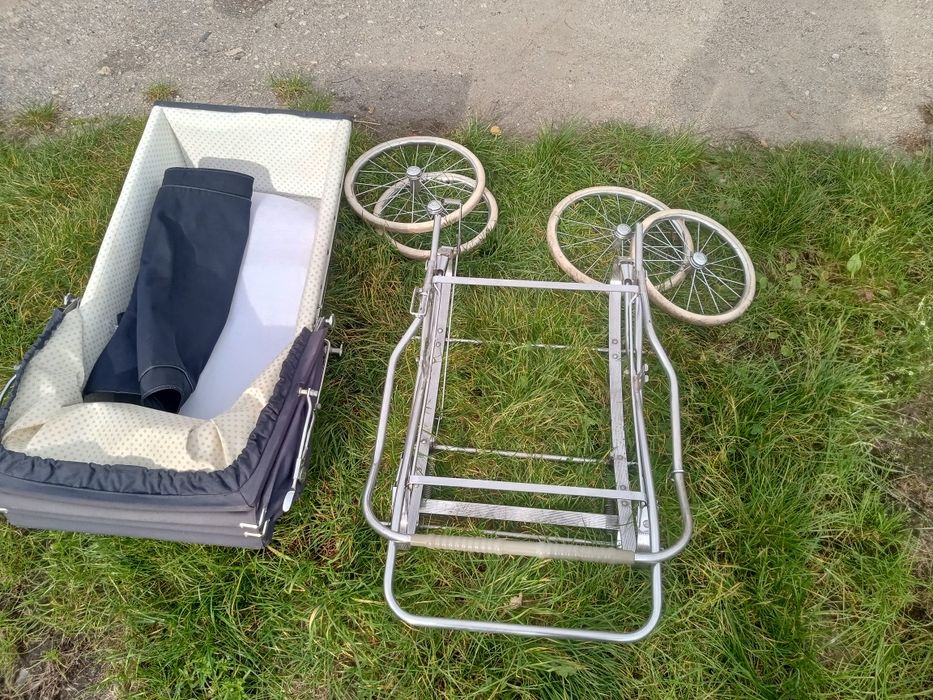 Wózek dziecięcy retro