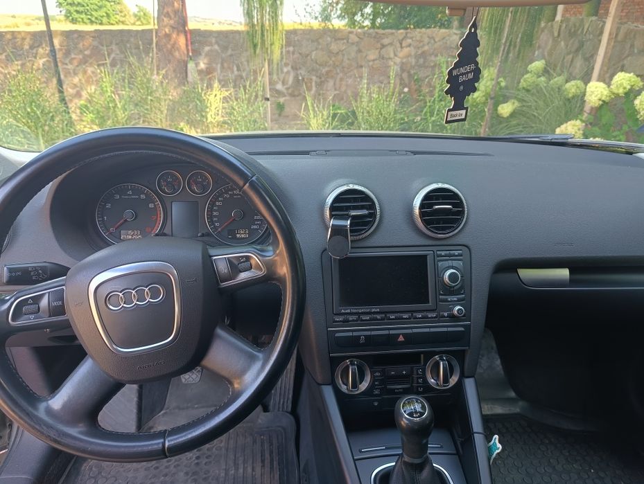 Audi A3 Sportback 8p 1,6 mpi 102KM + hak