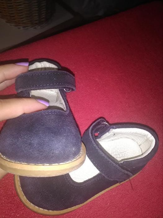 Sapatos de pele azuis