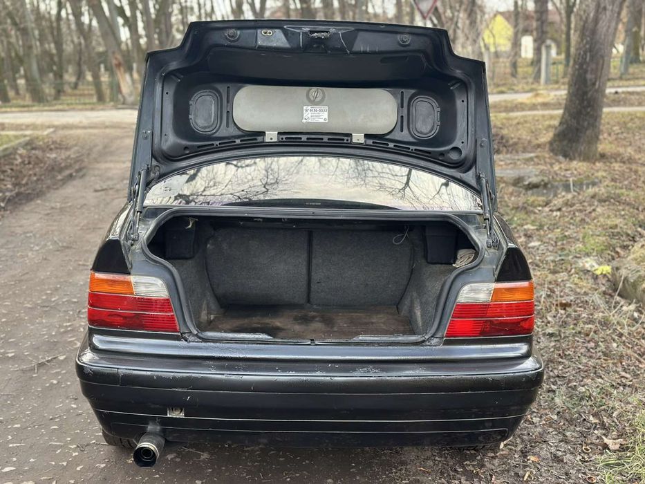 Продам BMW e36 1.6 бензин Терміново