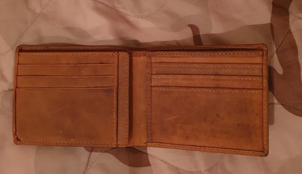 Carteira em pele - cor castanho