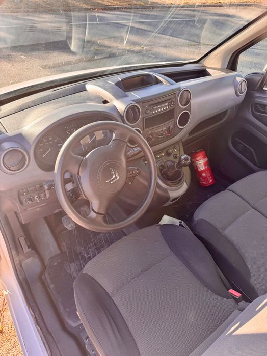 Citroen Berlingo 1.6 HDI | 75 CV | 2017 | 3 Lugares | AC | Revisão Feita