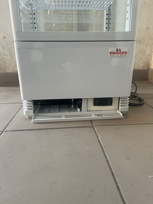 Холодильна Вітрина Frosty Кондитерська Обʼєм 58 Літрів Нова