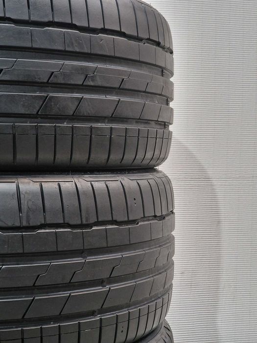 4 Pneus 235/35R19 HANKOOK Semi Novos