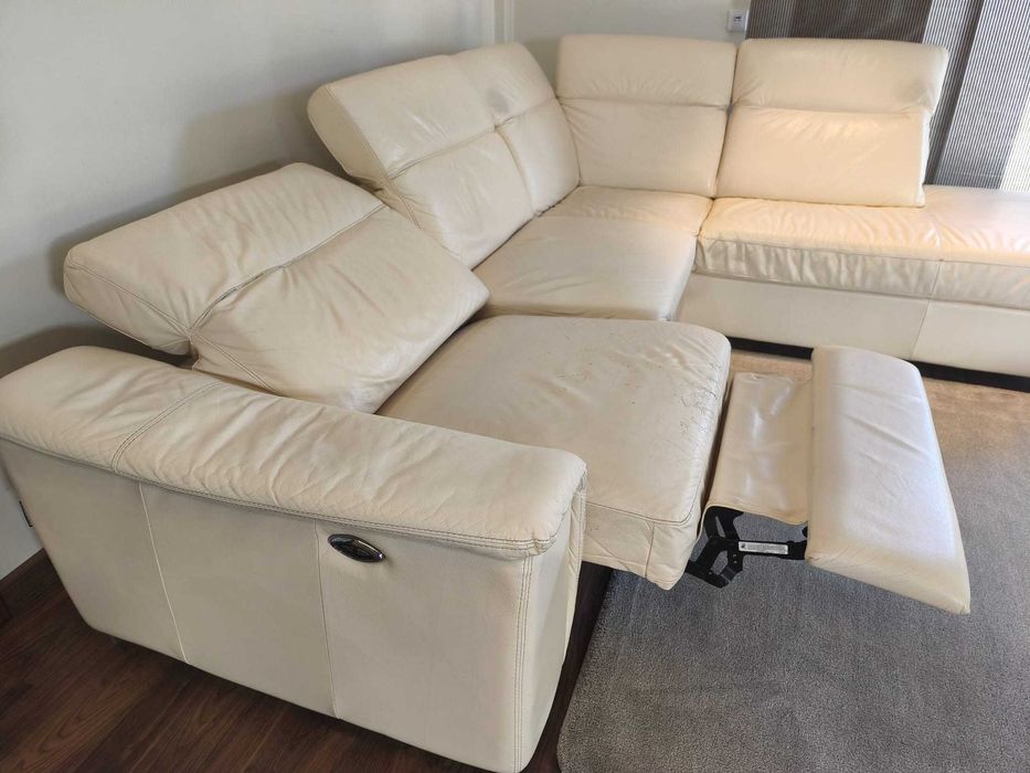 Sofá em pele da Chateaux Dax com Chaise Long e Relax