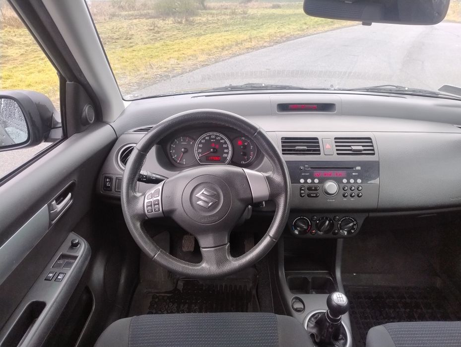 Suzuki Swift 1.3 benz 95KM Klima Elektryczne szyby 2x KOŁA 4 CYLINDRY