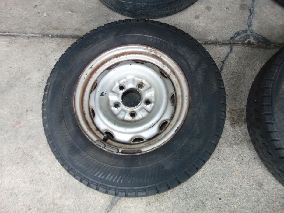 Toyota hiace LH 50/51 jantes