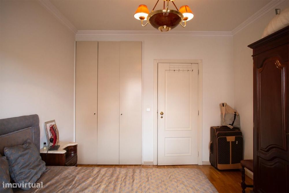 Quarto - localizado em Sete Rios Lisbon