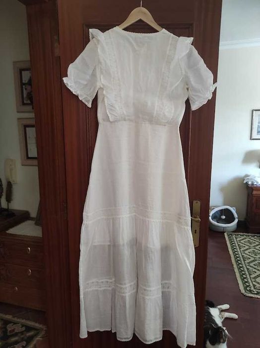 Vestido branco romântico