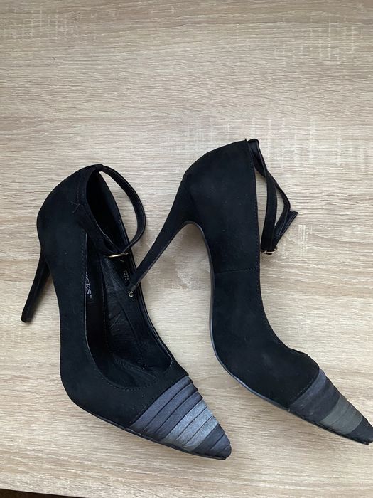 Zamszowe czarne szpilki do szpica vices 39