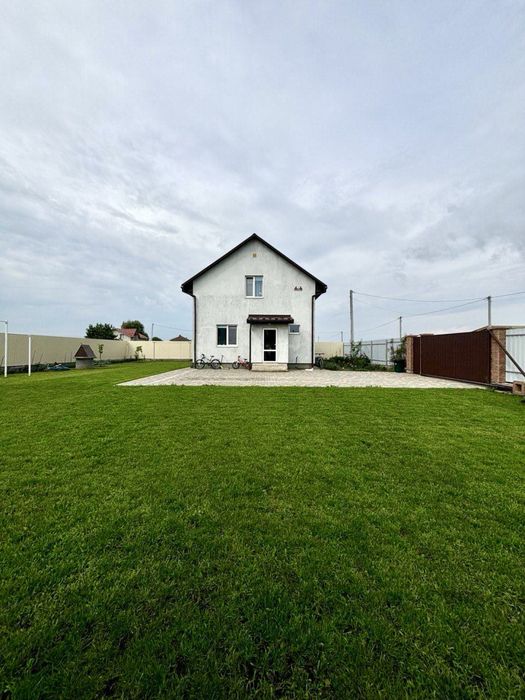 Продам житловий будинок з ремонтом від власника