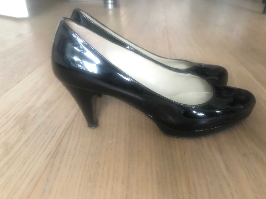 Eleganckie szpilki RYŁKO ze skóry lakierowanej, rozmiar 36