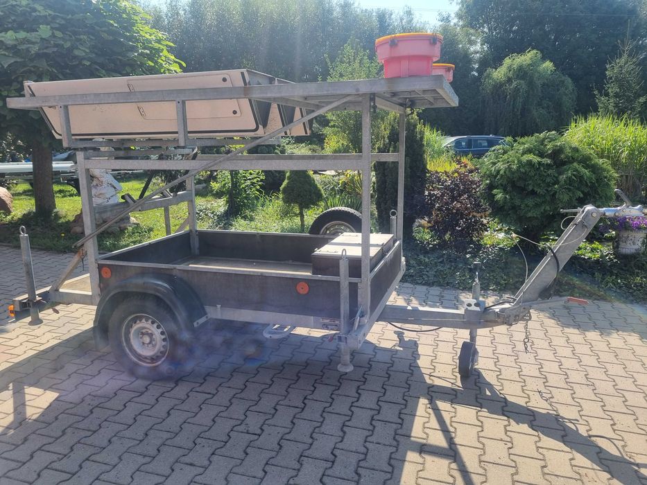 przyczepa sygnalizacyjna ostrzegawcza drogowa