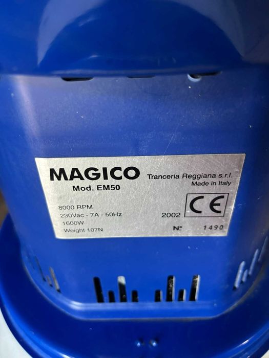 Triturador de cereais MAGICO EM50 – 1600W – a funcionar