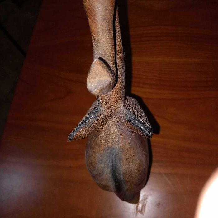 Estatueta de elefante em madeira nobre