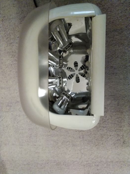 Профессиональная сушилка для ногтей.