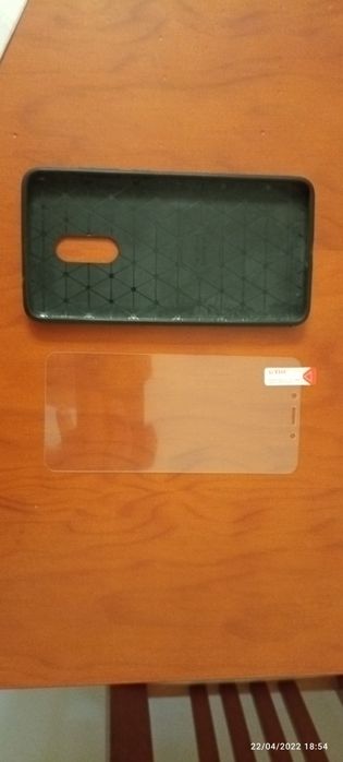 Protective Cases and Screen Protectors64551068495235121