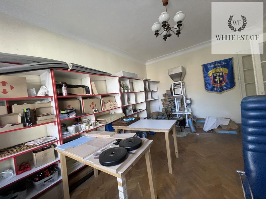 Продаж комерційного приміщення вул. Листопадова