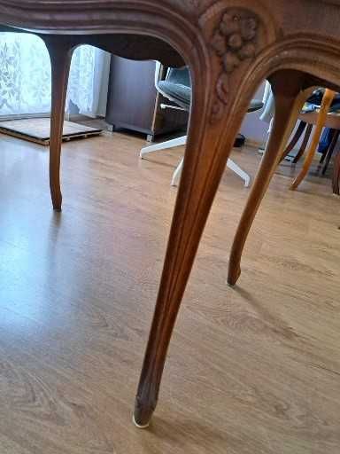 Ława  kawowa w stylu ludwikowskim