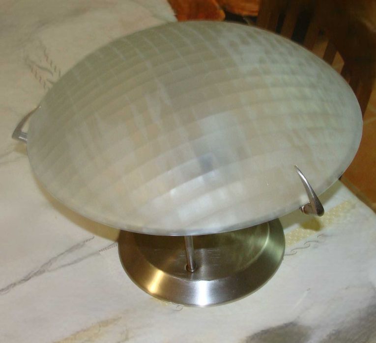 Candeeiro de Teto com Vidro