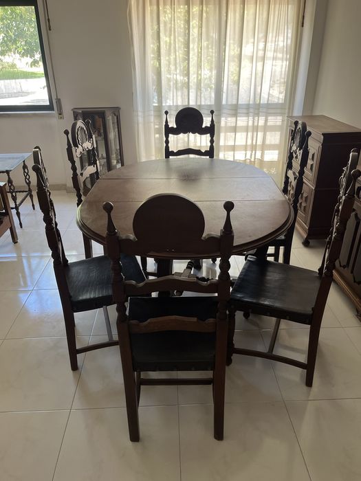 Mesa e cadeiras sala