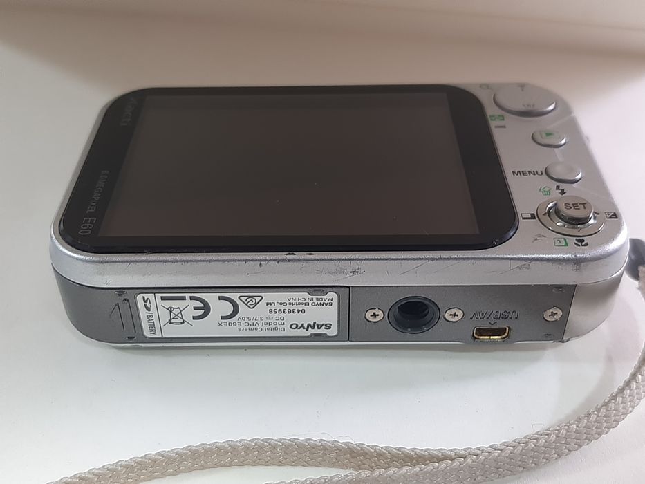 Фотоаппарат Sanyo VPC-E60EX (Nikon Coolpix L4
