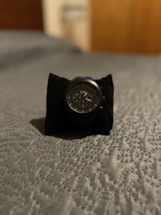 Relogio ONE em bom estado