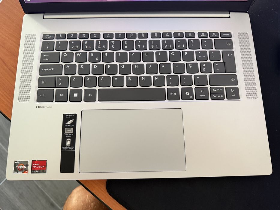 Portátil LENOVO IdeaPad AMD Ryzen 7 7735HS - RAM: 32 GB - 1 TB SSD PCIe - AMD Radeon 680M