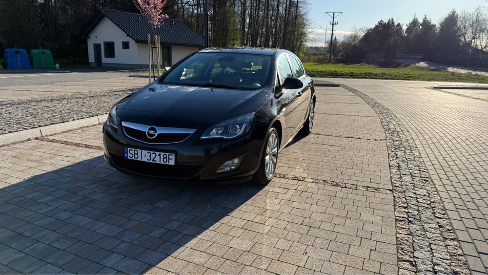 Opel Astra 1.4 turbo COSMO bogata wersja 2x koła lato/zima