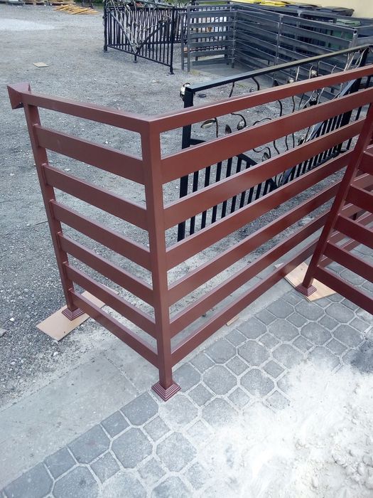 Stylowe bramy ogrodzenia balustrady