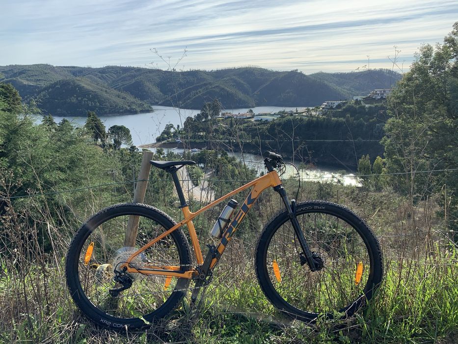 Trek X-Caliber super nova
