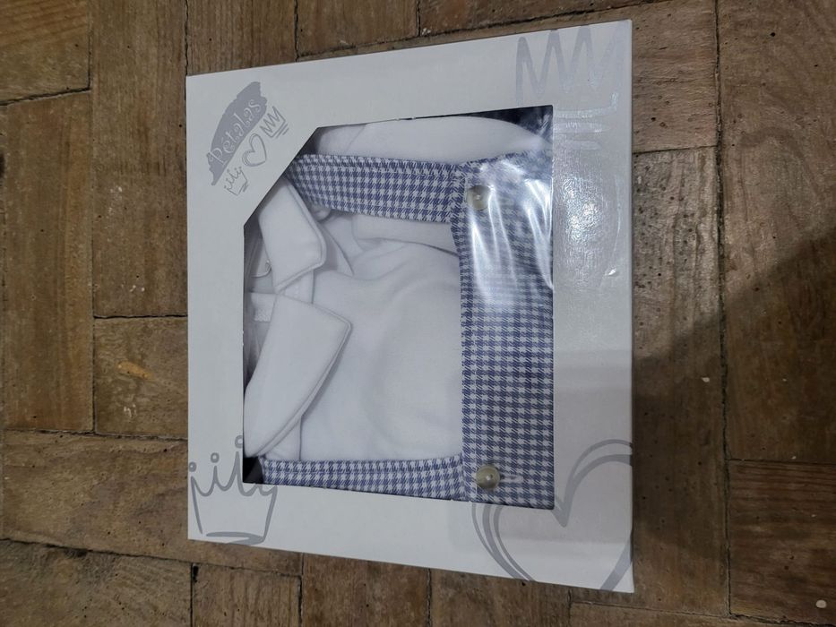 Vendo conjunto e casaco