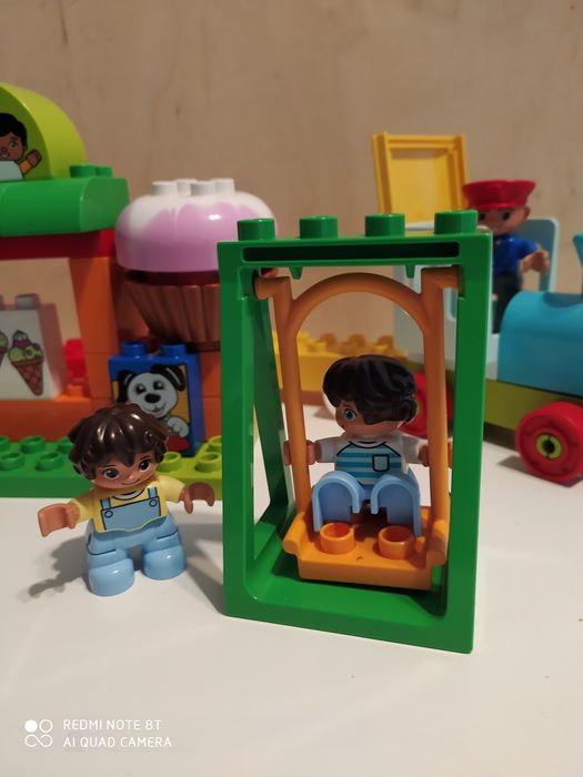 Lego duplo plac zabaw, szkolny autobus, ciuchcia