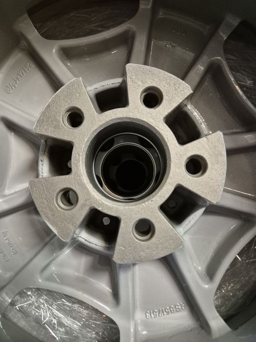 Sprzedam piękne felgi Lorisner RS90 Felgi po profesjonalnej renowacji.